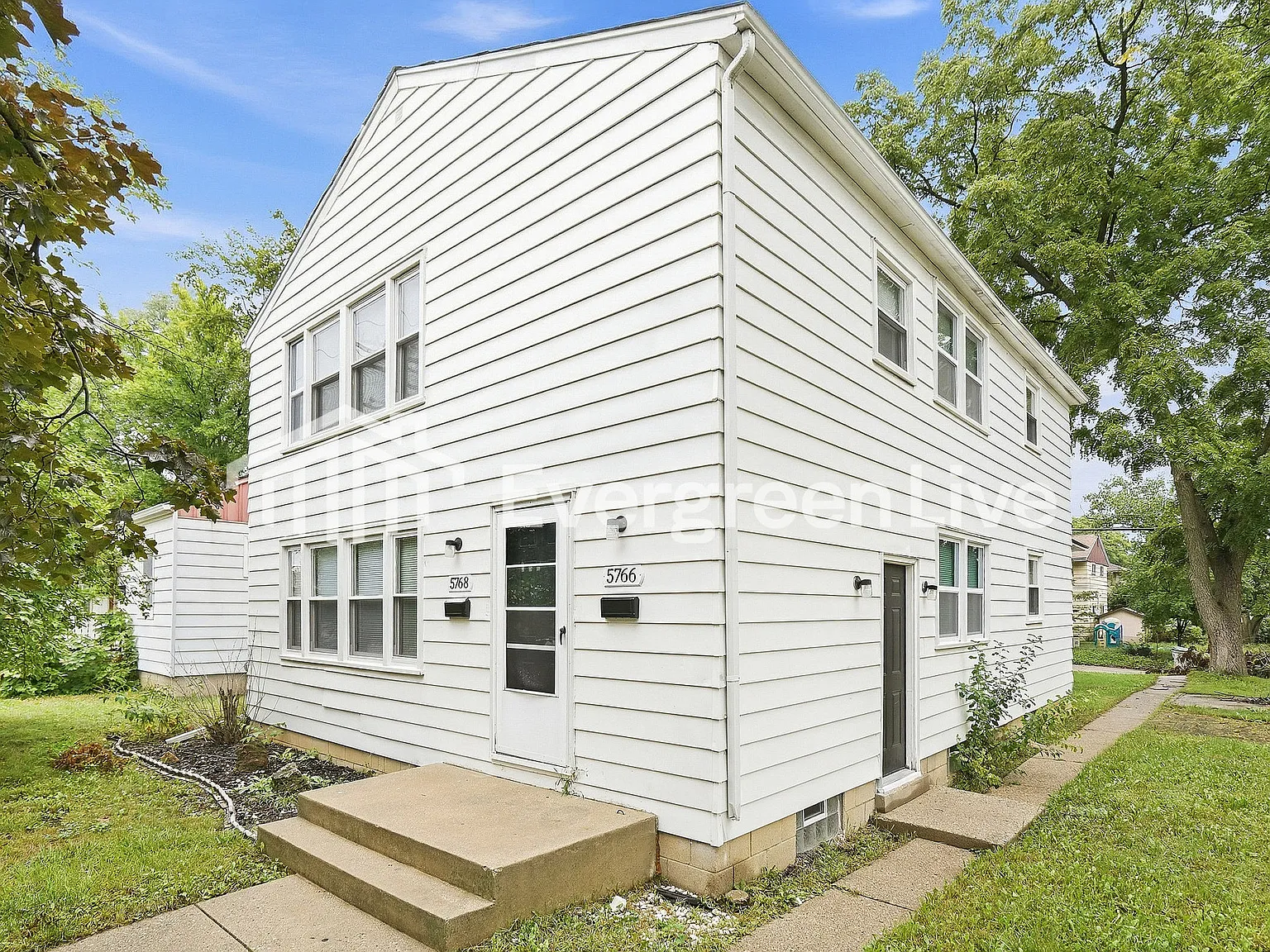 2 bed, 1.0 bath, 472 sqft, $1,045 — Photo 2