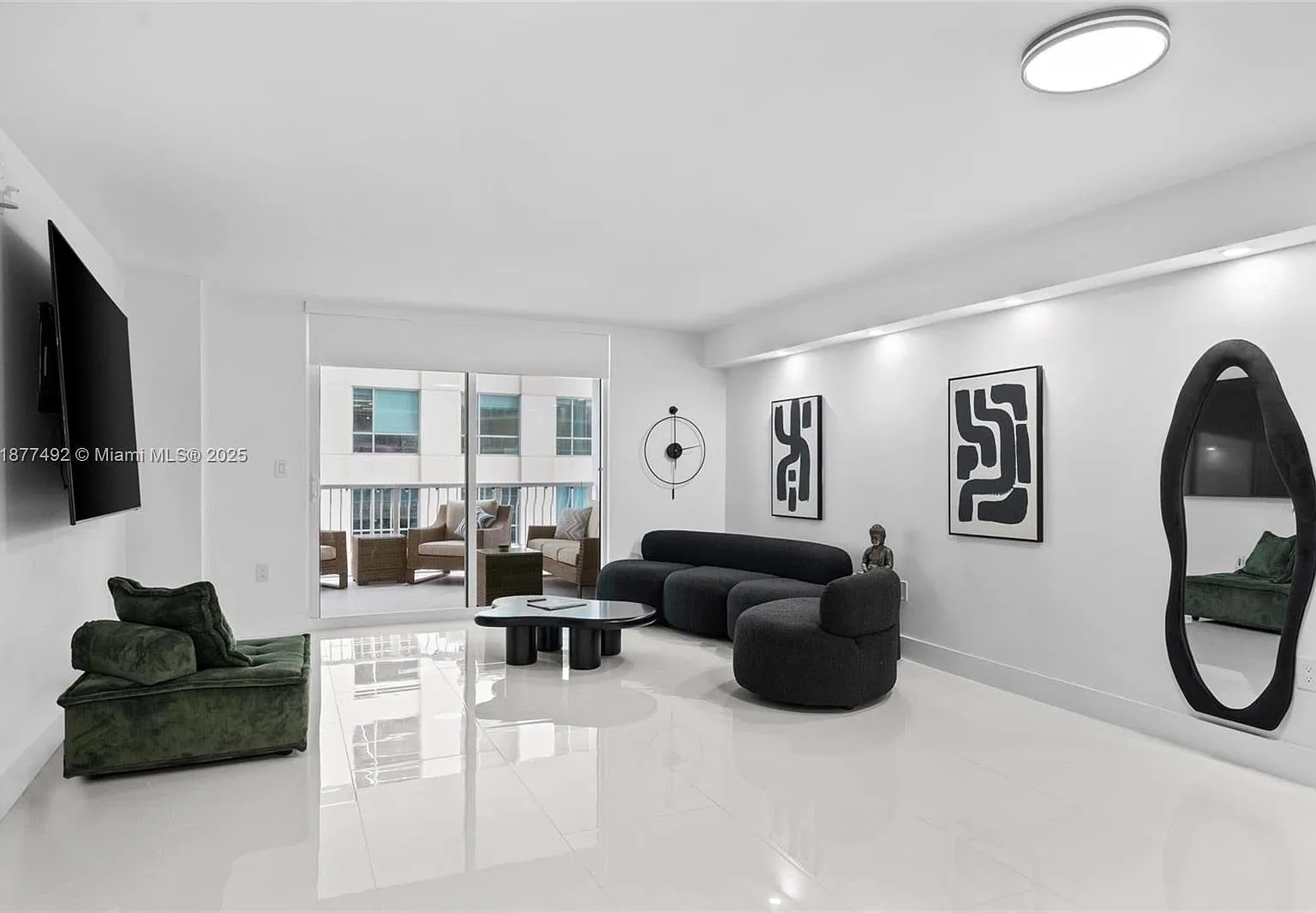 The Club At Brickell Bay — Photo 1