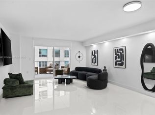 1200 Brickell Bay Dr APT 2812, Miami, FL 33131