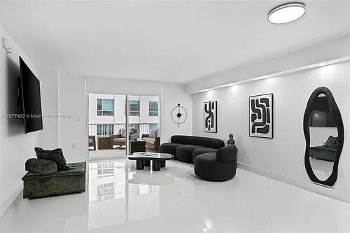 1200 Brickell Bay Dr #2812 Photo 1