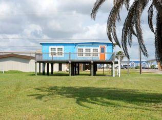 102 Surf Dr, Surfside Beach, TX 77541