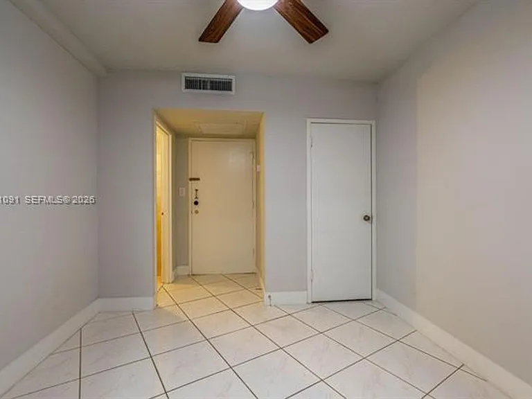 5401 Collins Avenue Cu #919 — Photo 27