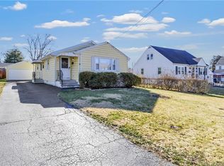 35 Collins St, Stratford, CT 06614