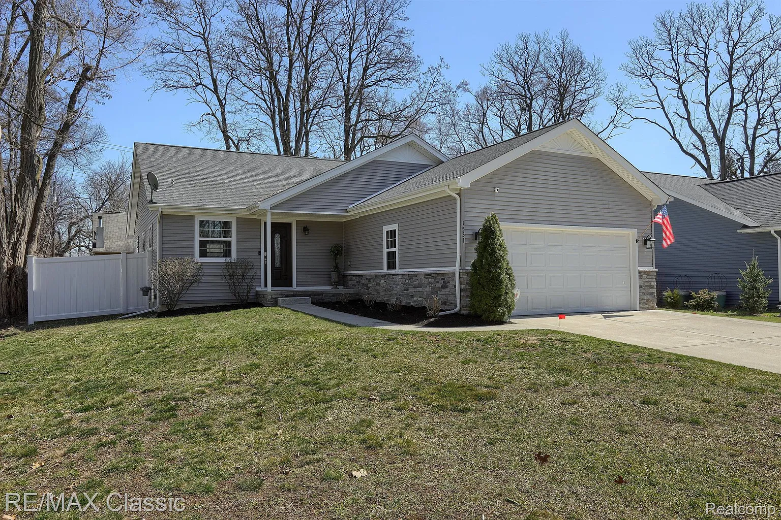 1531 Playstead St photo 1
