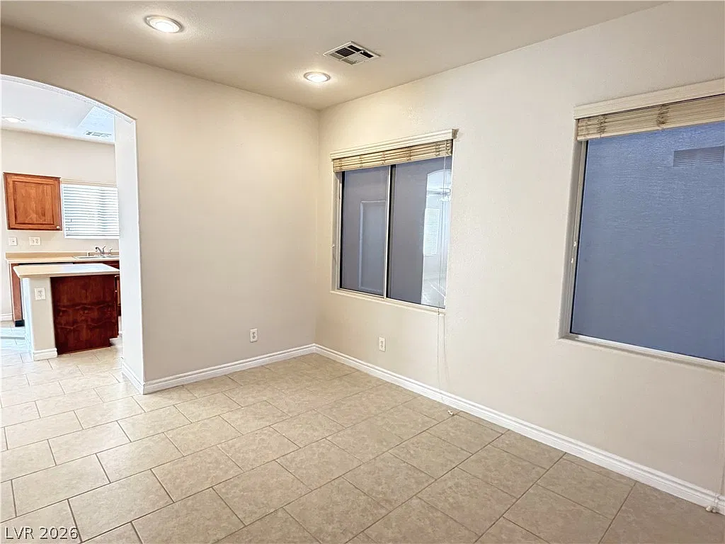4 bed, 2.5 bath, 1725 sqft, $2,200 — Photo 4