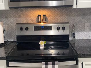 41 Lake Garda Dr, Unionville, CT 06085