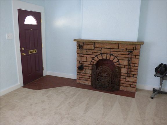 4th image of 5535 Center Ave #7