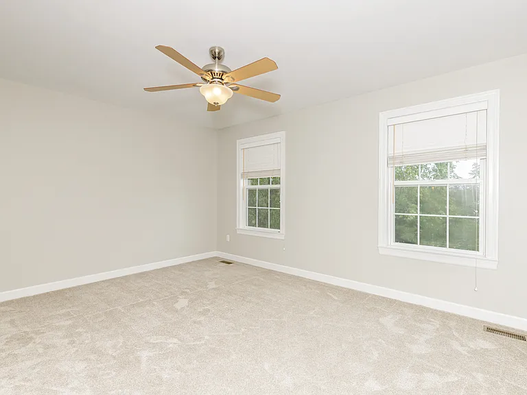 120 Roehampton Ln — Photo 60