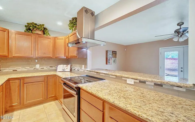 5441 E Hawthorne St — Photo 8