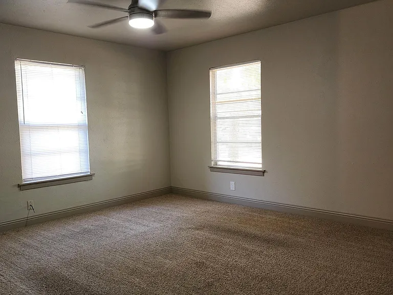 1111 Hollis St — Photo 13