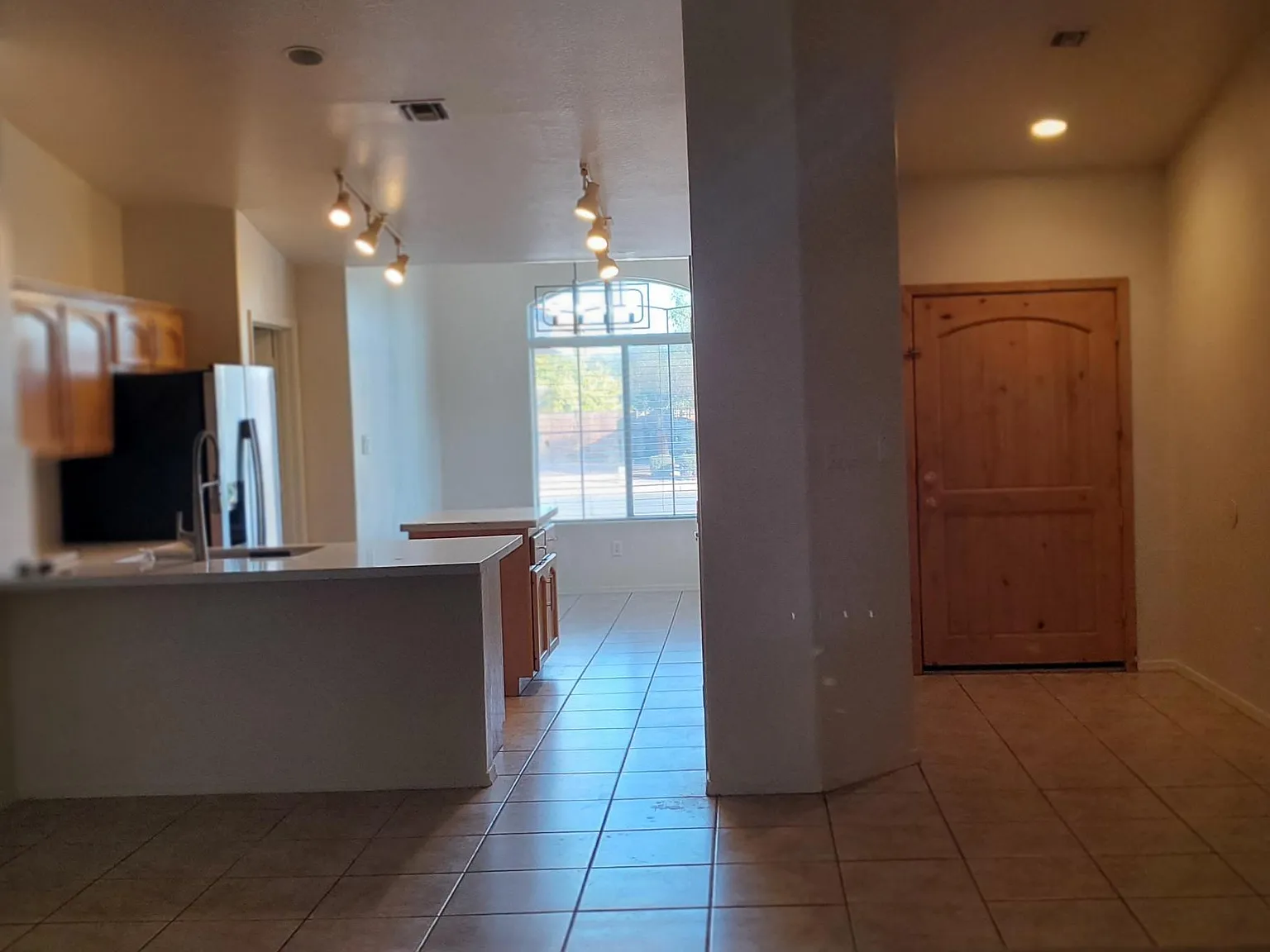 3 bed, 1550 sqft, $1,800 — Photo 3