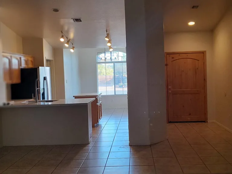 2934 S 48th Way — Photo 5