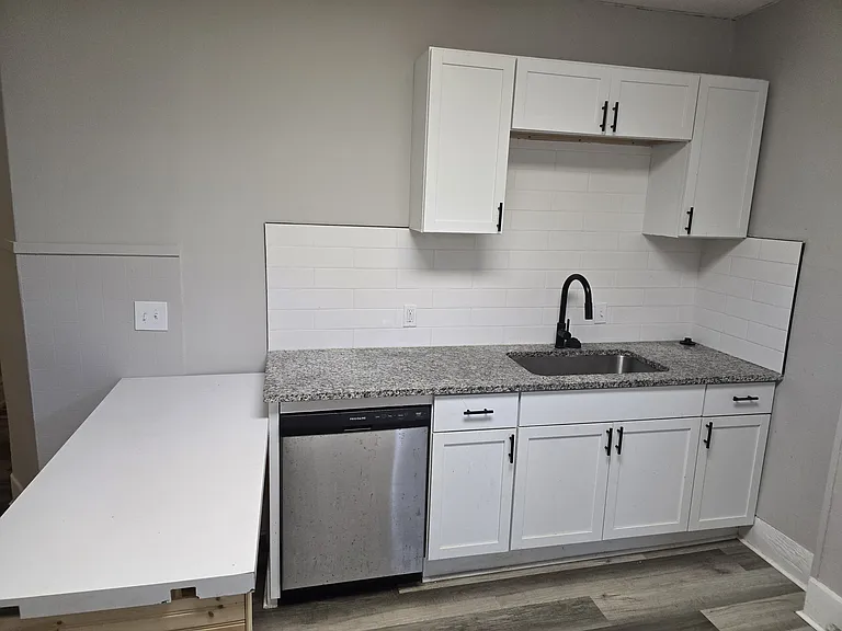 1014 N Superior St #1 — Photo 8