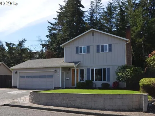 3835 Edgewood Dr, North Bend, OR 97459