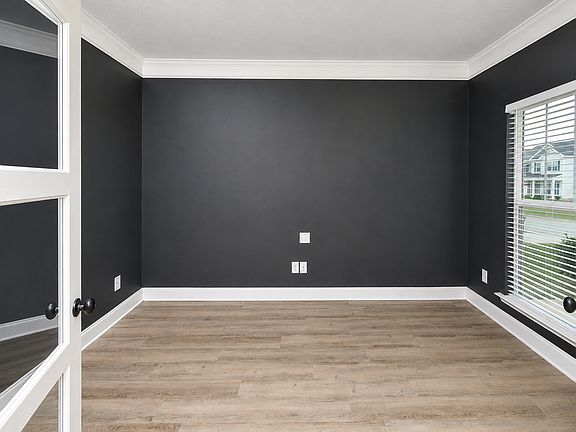 4th image of 4045 Cottingham Way