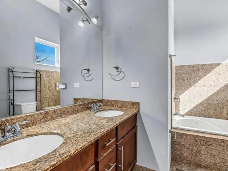 2551 W Washington Blvd #3 — Photo 5