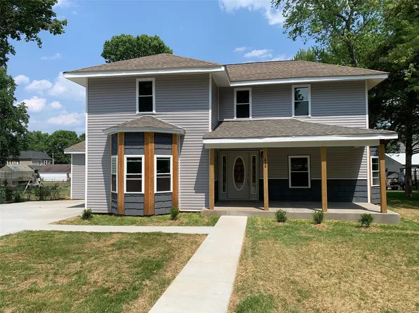 410 C St, Farmington, MO 63640