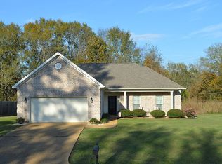 102 Rose Perkins Evans Dr, Starkville, MS 39759