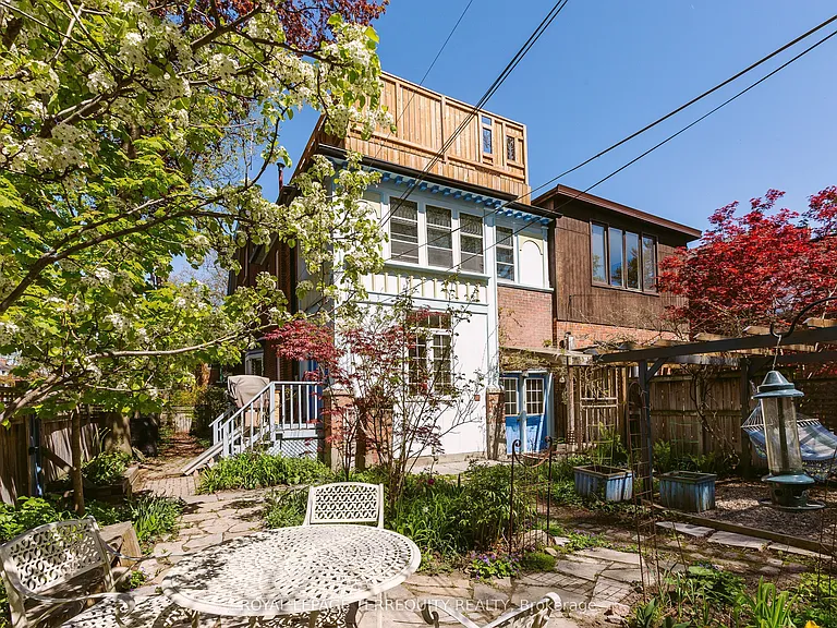 150 Albany Ave #BASEMENT — Photo 8