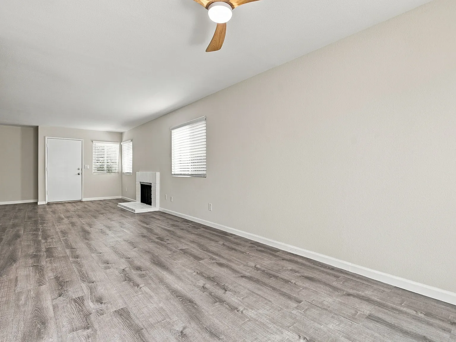 3 bed, 1442 sqft, $3,900 — Photo 4