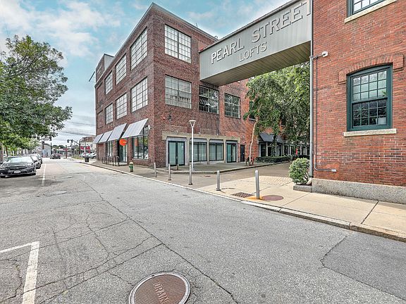 3rd image of 300 Pearl St Unit 208
