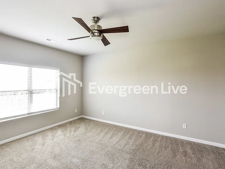 127 Rolling Green Dr — Photo 9
