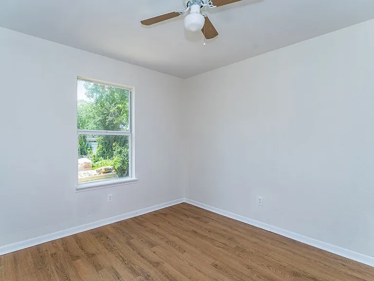 610 Virginia Blvd #2 — Photo 14