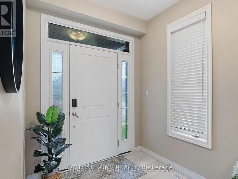 402 Tansbury St N — Photo 5