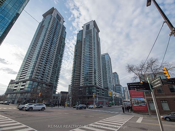 3rd image of 5162 Yonge St #1001