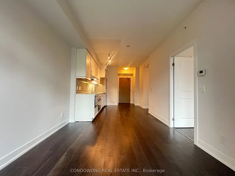7 Kenaston Gdns #325 — Photo 3