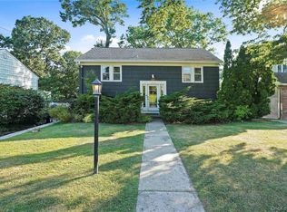 1319 Raleigh Rd, Mamaroneck, NY 10543