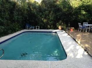 202 Pine St, Atlantic Beach, FL 32233