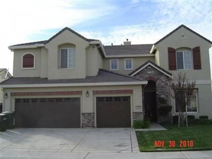 8236 Medeiros Way photo 1