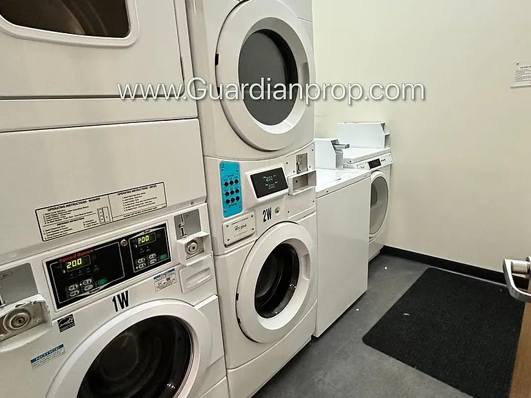811 4th St SE #310 — Photo 12