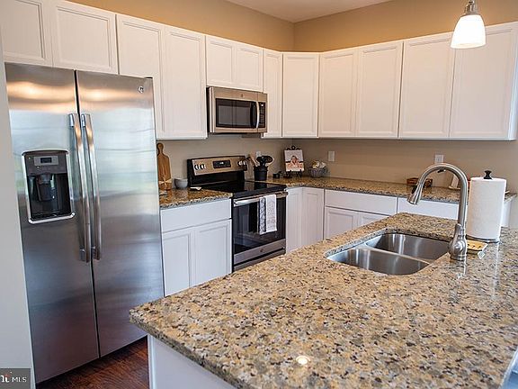 5th image of 306 Cottonwood Dr