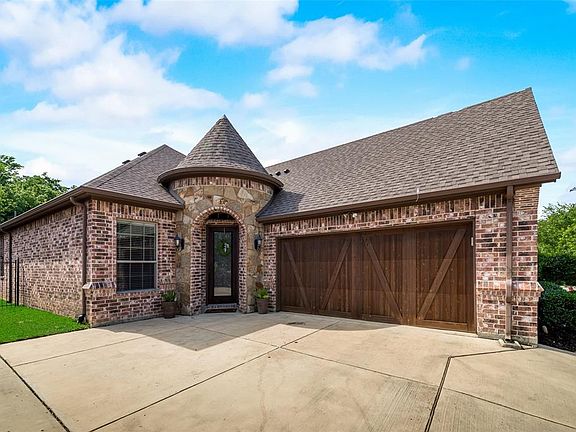 3rd image of 7429 Park Place Dr