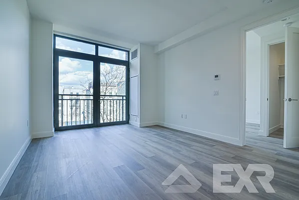 Rented by EXR | media 2