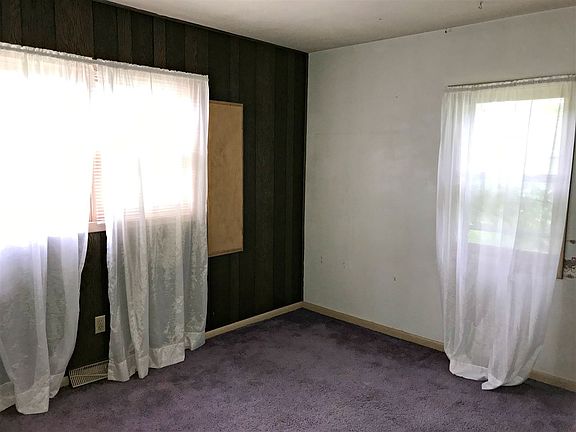 4th image of 129 E Willow Dr