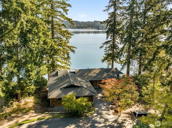 3773 Erlands Point Road NW, Bremerton, WA 98312