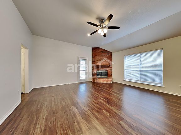 5th image of 816 Lombardy Ct