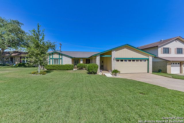 1st image of 2215 Oak Bnd