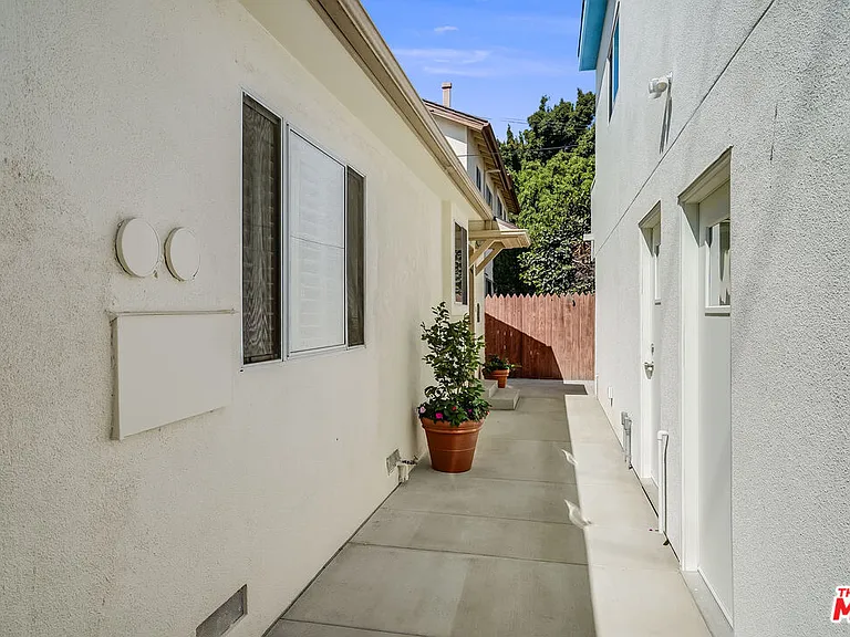 1780 Midvale Ave — Photo 18