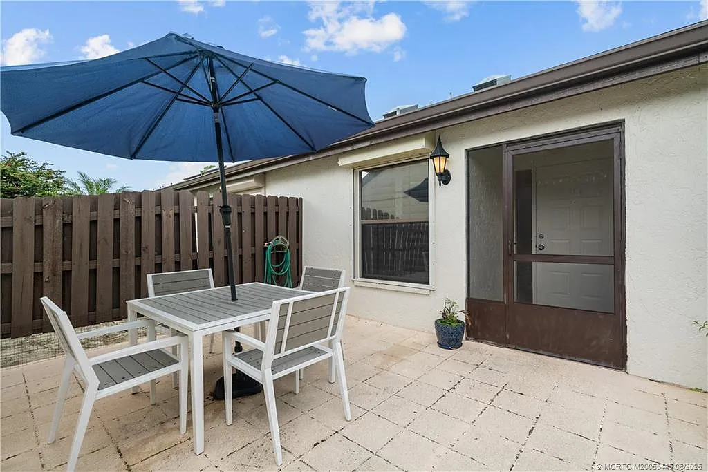2 bed, 2.0 bath, 1170 sqft, $2,400 — Photo 2