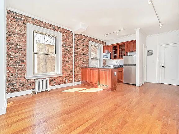 3rd image of 42 Grove St APT 2f