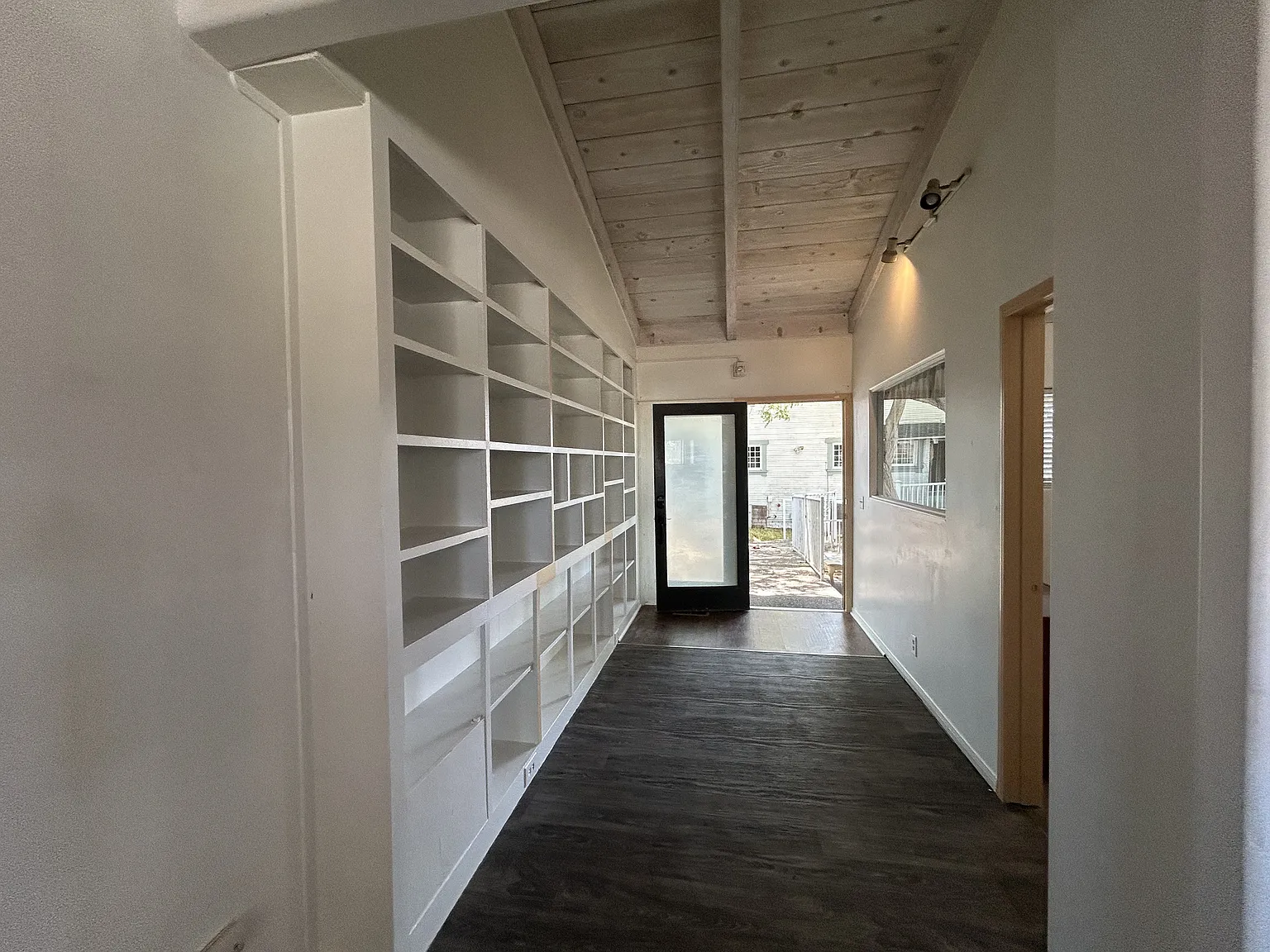 1 bed, $1,100 — Photo 2