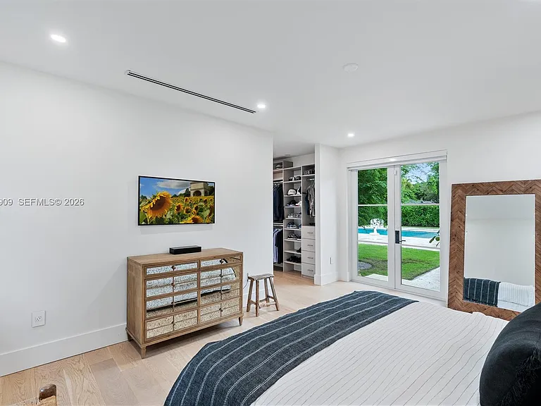 9301 SW 93rd Ave #1 — Photo 45