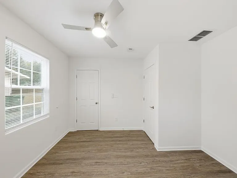 375 Lincoln St SW — Photo 11