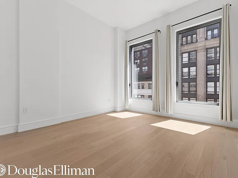540 6th Ave #7E — Photo 4