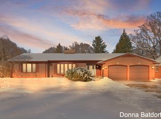 1725 Millbank St SE, Grand Rapids, MI 49508