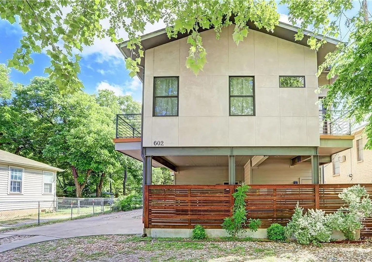 5 bed 3 bath — Photo 4